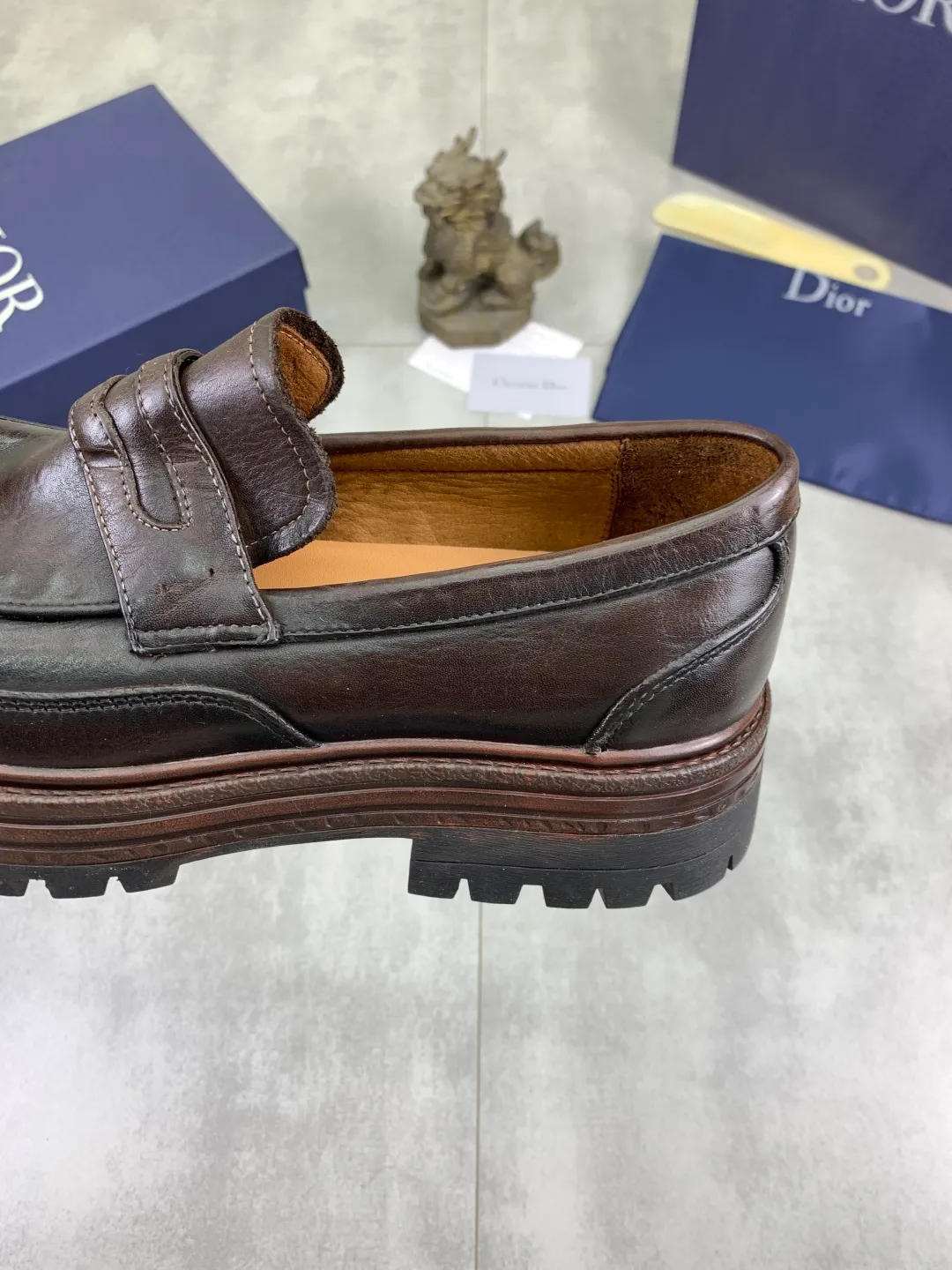 Men's shoes P520 💰【New style】Water-dyed cow lining Original order quality Dior —🆘.Dior Original order purchase, high-end leather shoes, fabric: Made of Italian imported color rubbed wrinkled cowhide➕Water-dyed cow lining/cowhide lining➕Specially available original combination outsole, fine workmanship, real shot🎬Size: 38-45 (with full set of packaging) Color: 3️⃣ colors available
